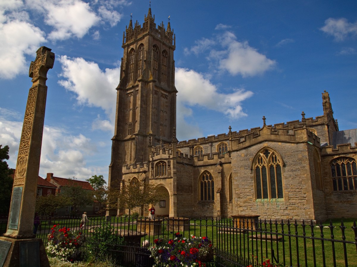 Glastonbury Abbey by Peterpixelde