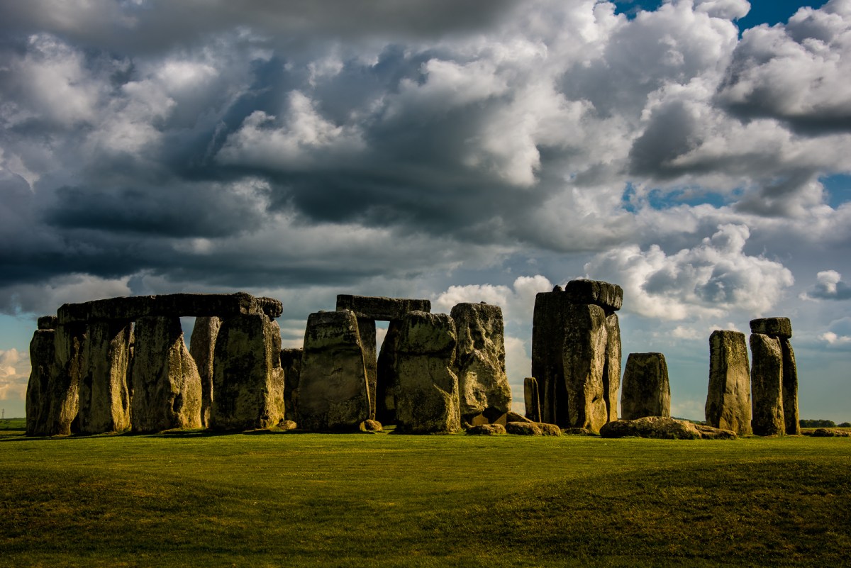 Howard Ignatius - Mysterious Stonehenge