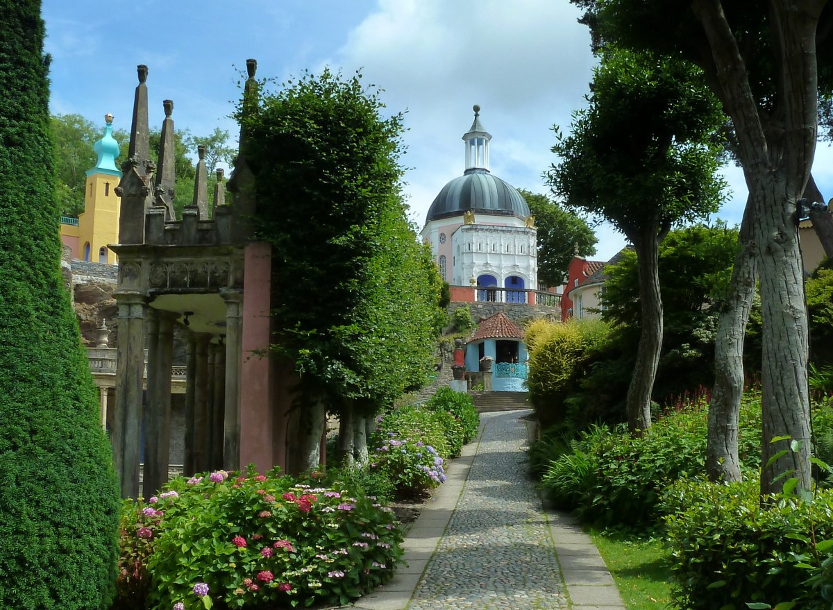Jason Ballard -- Avenue at Portmeirion