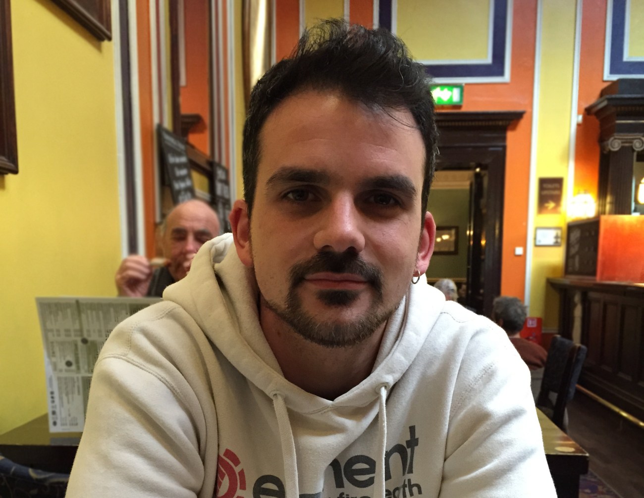 Javier (22 años, Puebla de la Calzada, Badajoz)