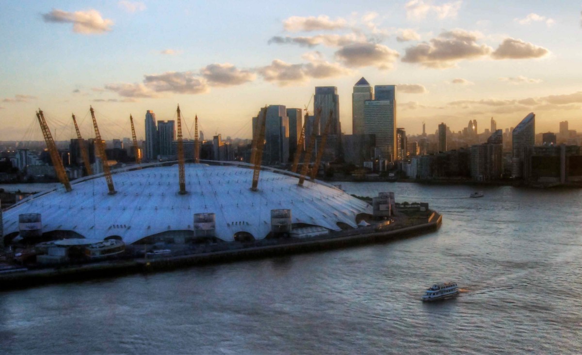 mariusz kluzniak -- london city sunset