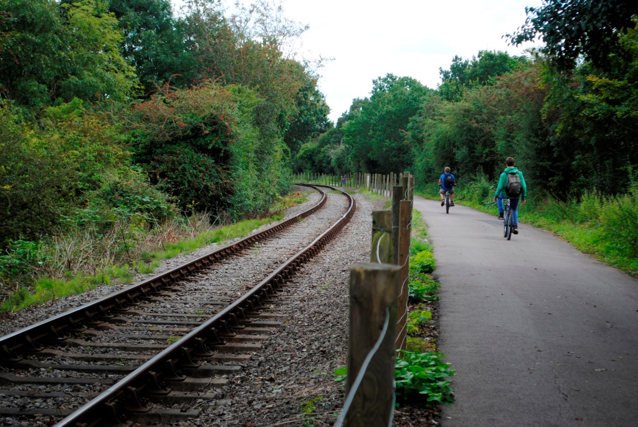 Carril bici entre Bristol y Bath, siguiendo las vías del tren