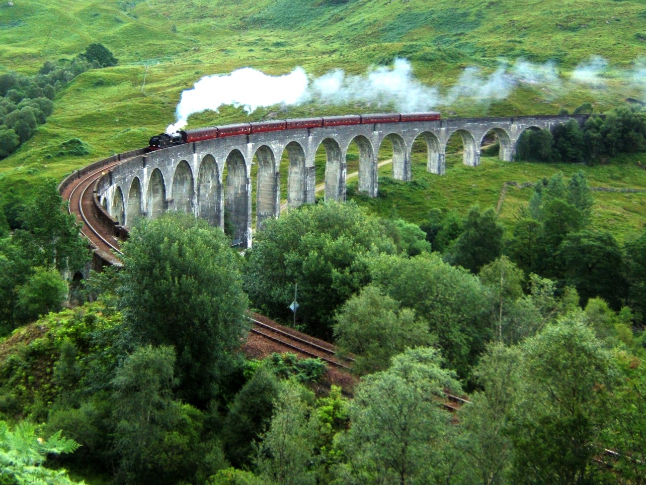 El viaducto de Glenfinnan es popular en las películas de Harry Potter