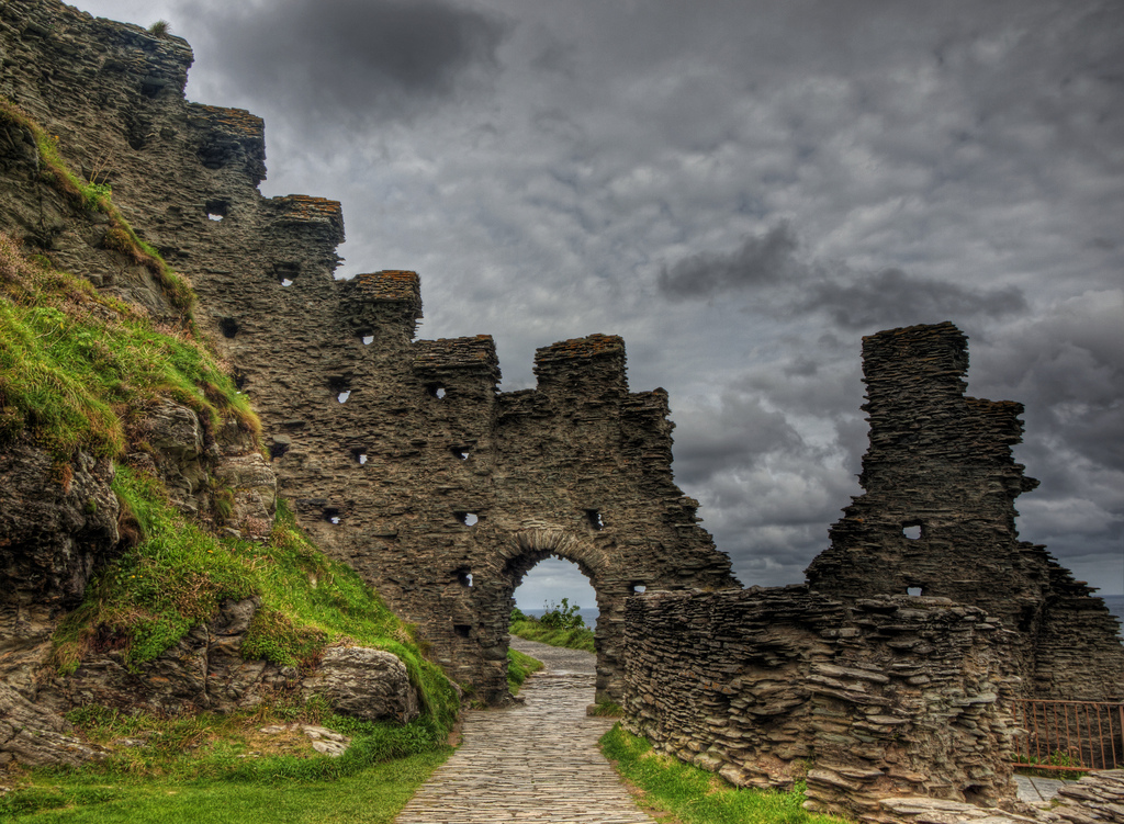 Tintagel Castle ruins Neil Howards_files
