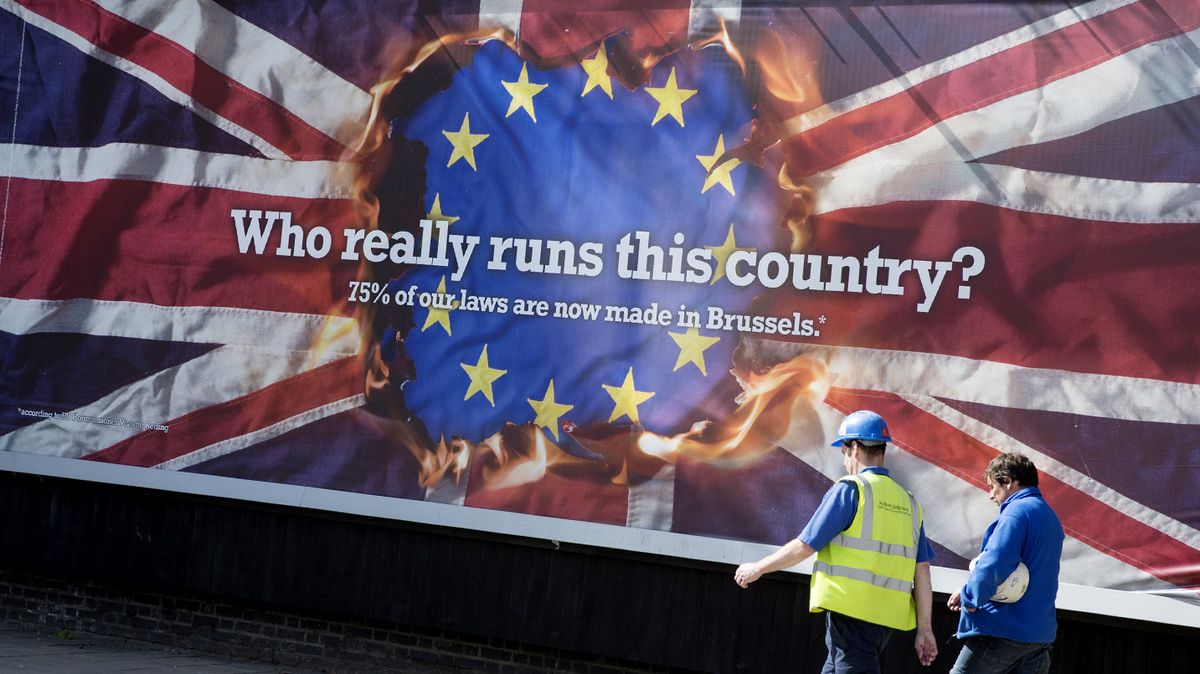 brexit - eu referendum UKIP propaganda anti-migrants