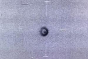 Posible OVNI sobrevolando Bristol