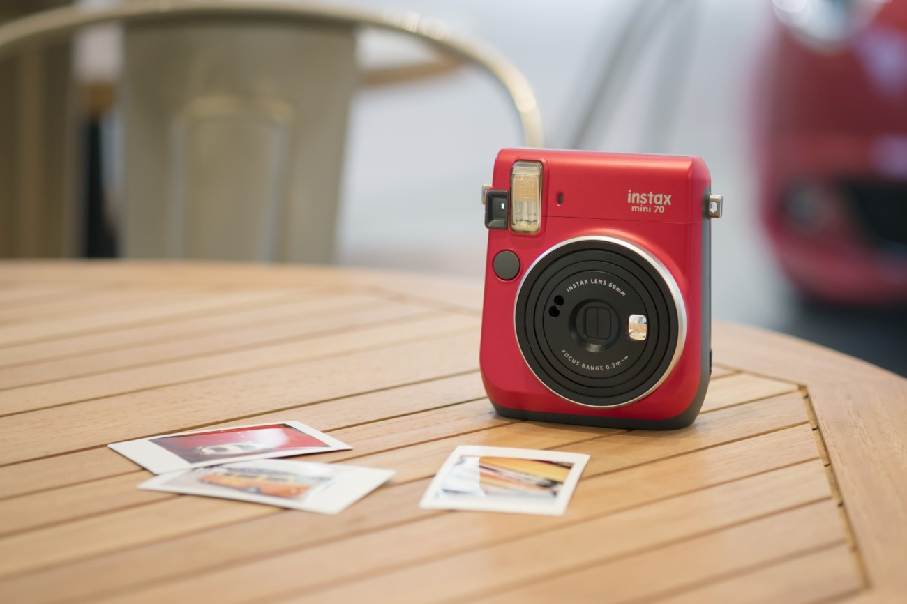 Fujifilm Instax Mini 70 red
