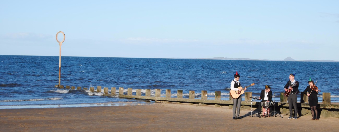 Músicos en Portobello beach