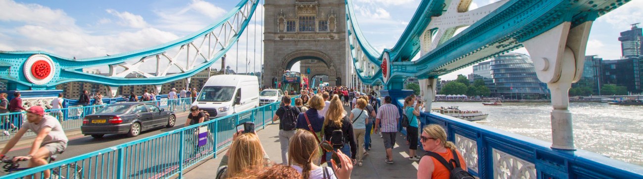 Tower Bridge by Sebastian Scholl